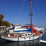 Vickys Studios Faliraki