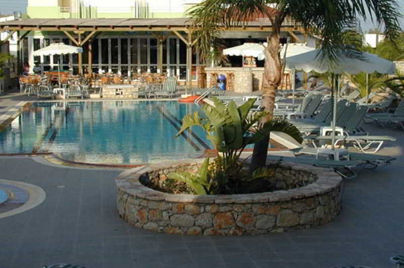 Vickys Aparthotel 2*